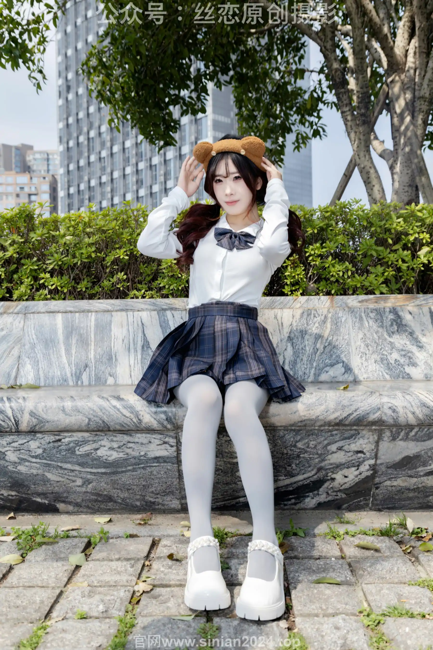 丝恋摄影 No.009 小梦 - 白色衬衫 碎花短裙 灰色丝袜 白色玛丽珍
