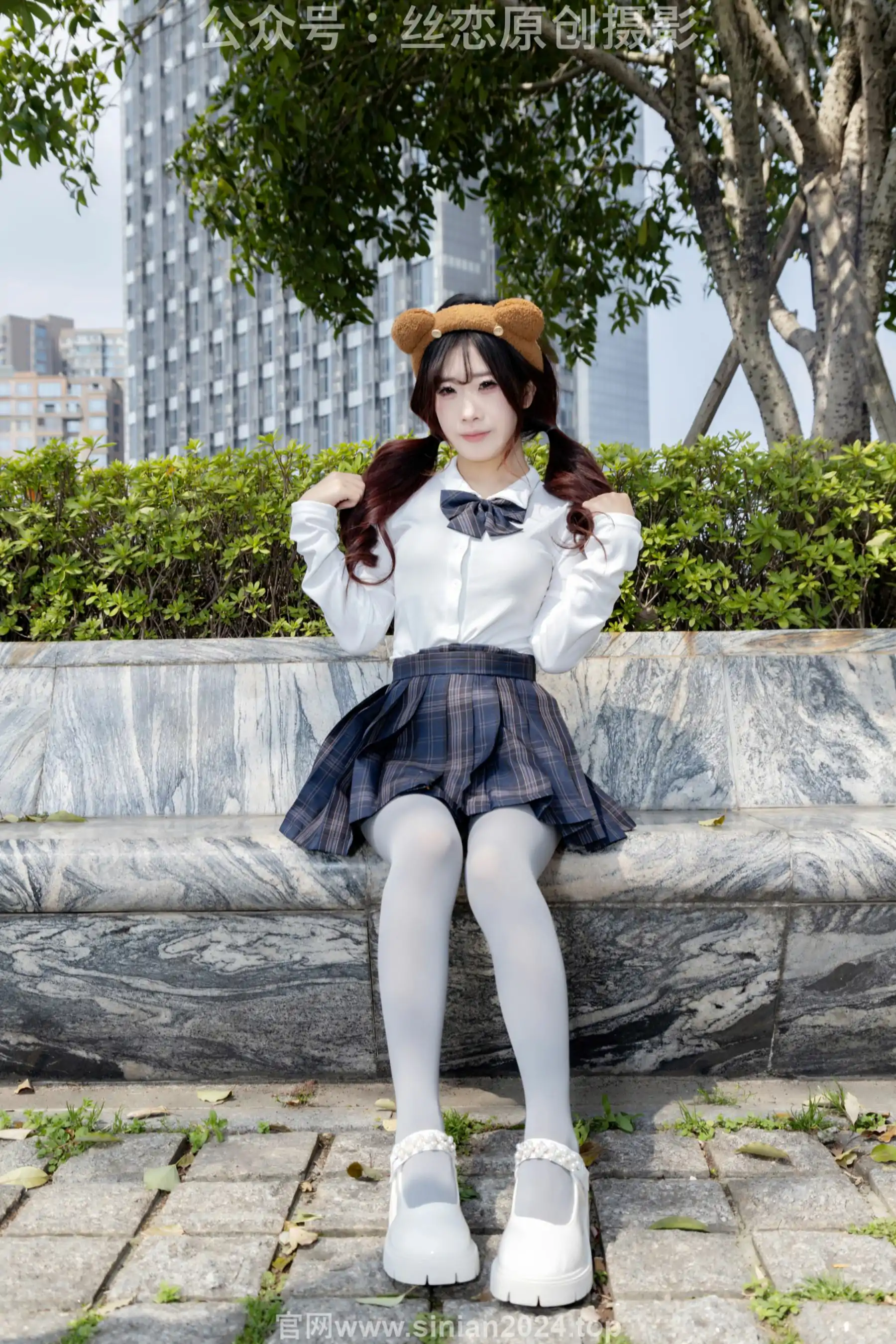 丝恋摄影 No.009 小梦 - 白色衬衫 碎花短裙 灰色丝袜 白色玛丽珍