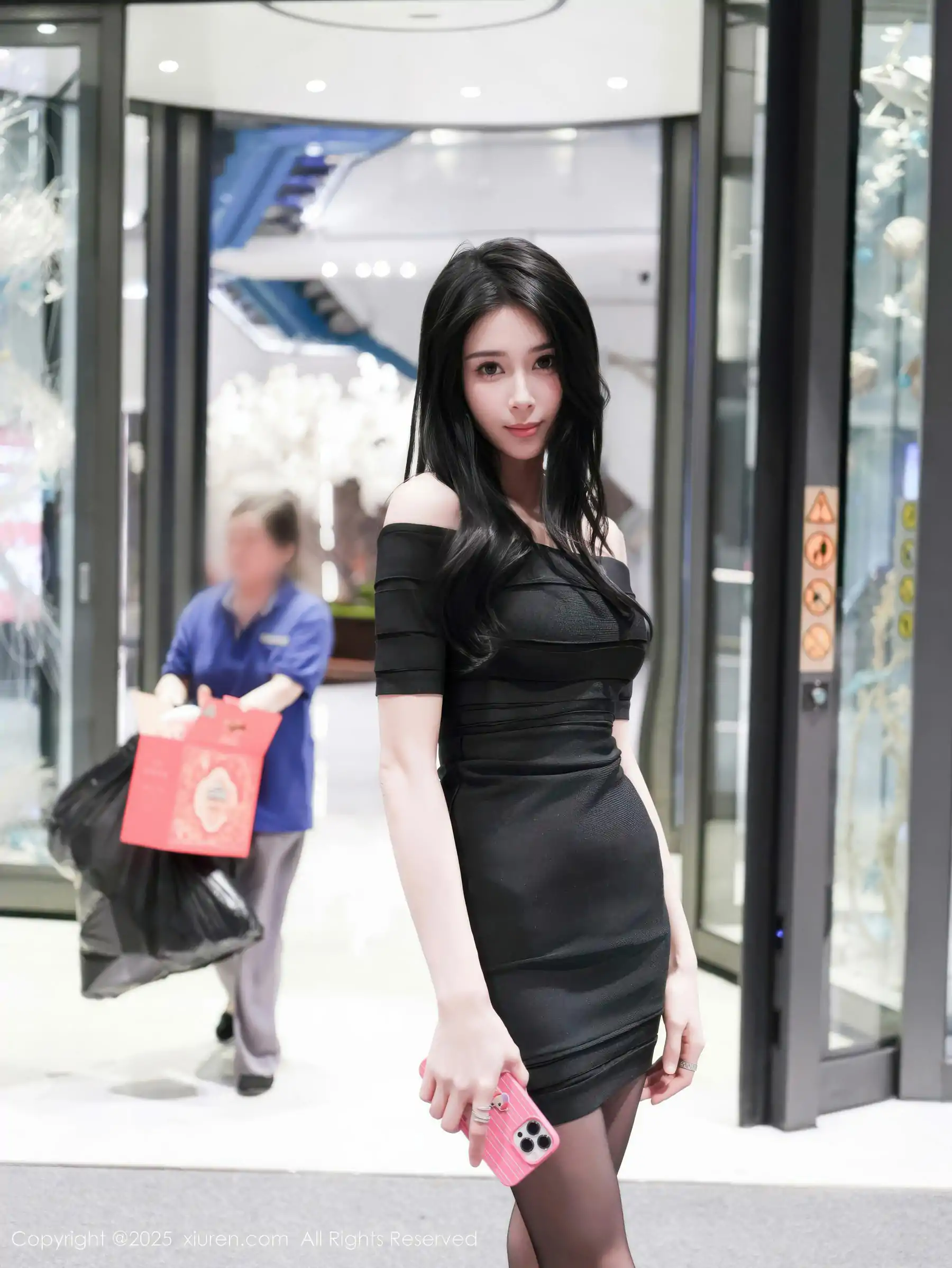 [秀人XiuRen] 2025.11.04 No.10942 椰汁糯米姬