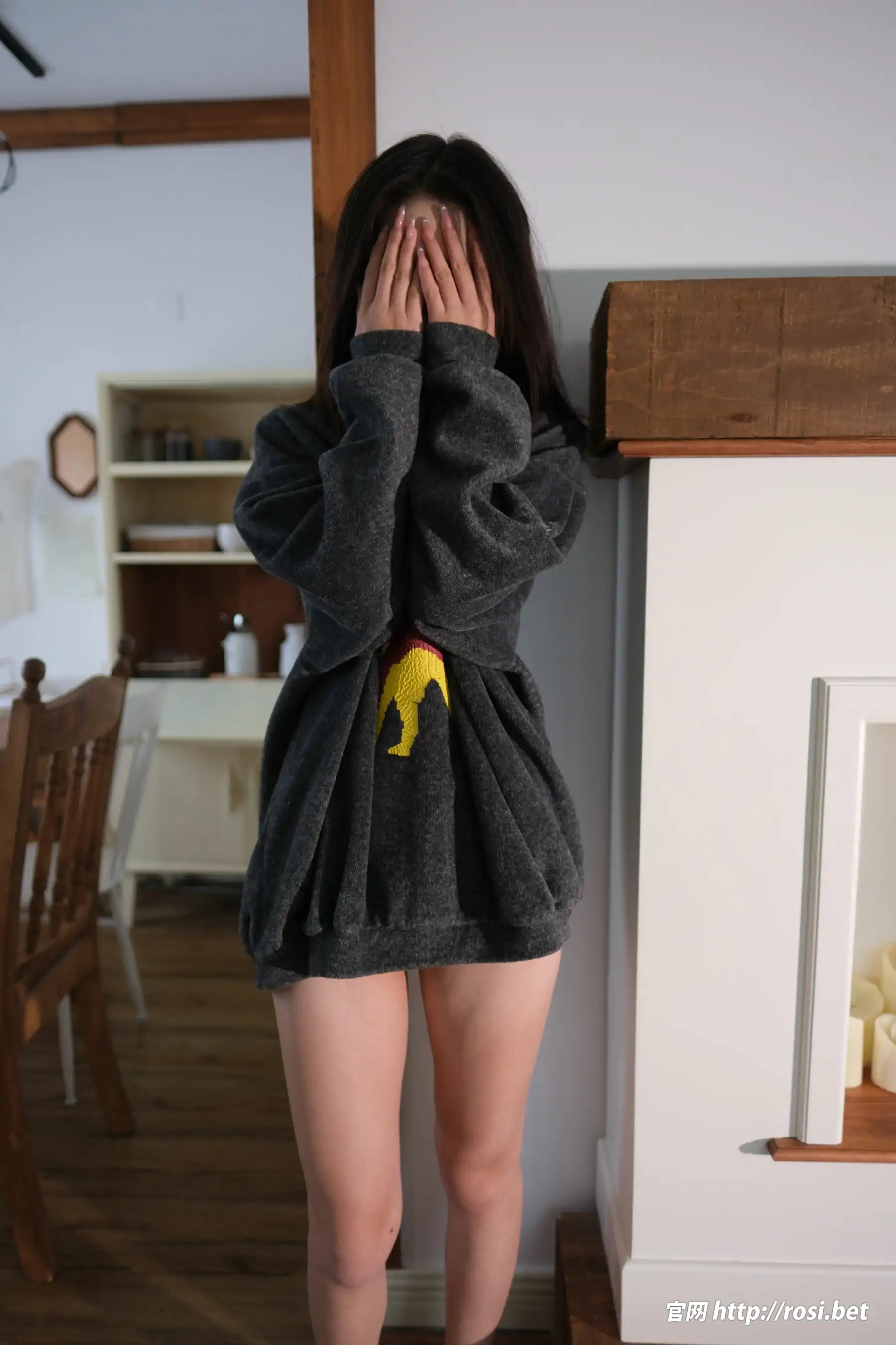 [ROSI写真] 2025.12.16 NO.5125