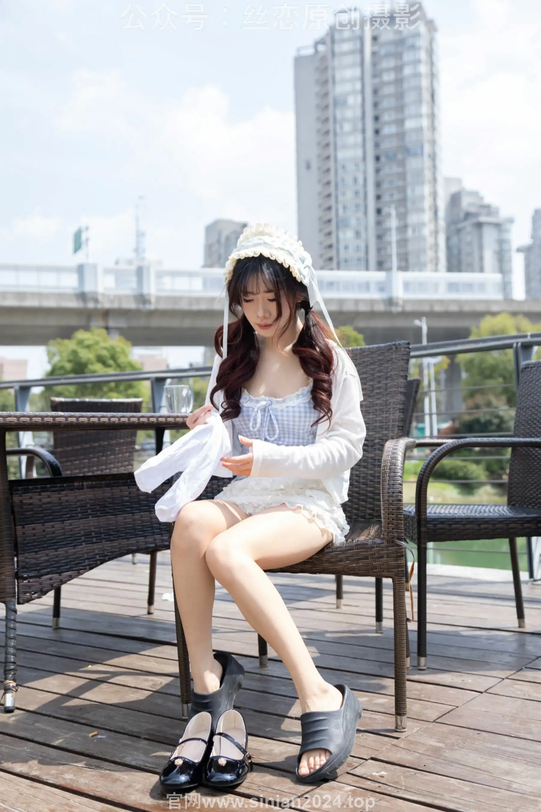 丝恋摄影 No.007 小梦 - 白色JK 超短裙 白色丝袜 黑色皮鞋