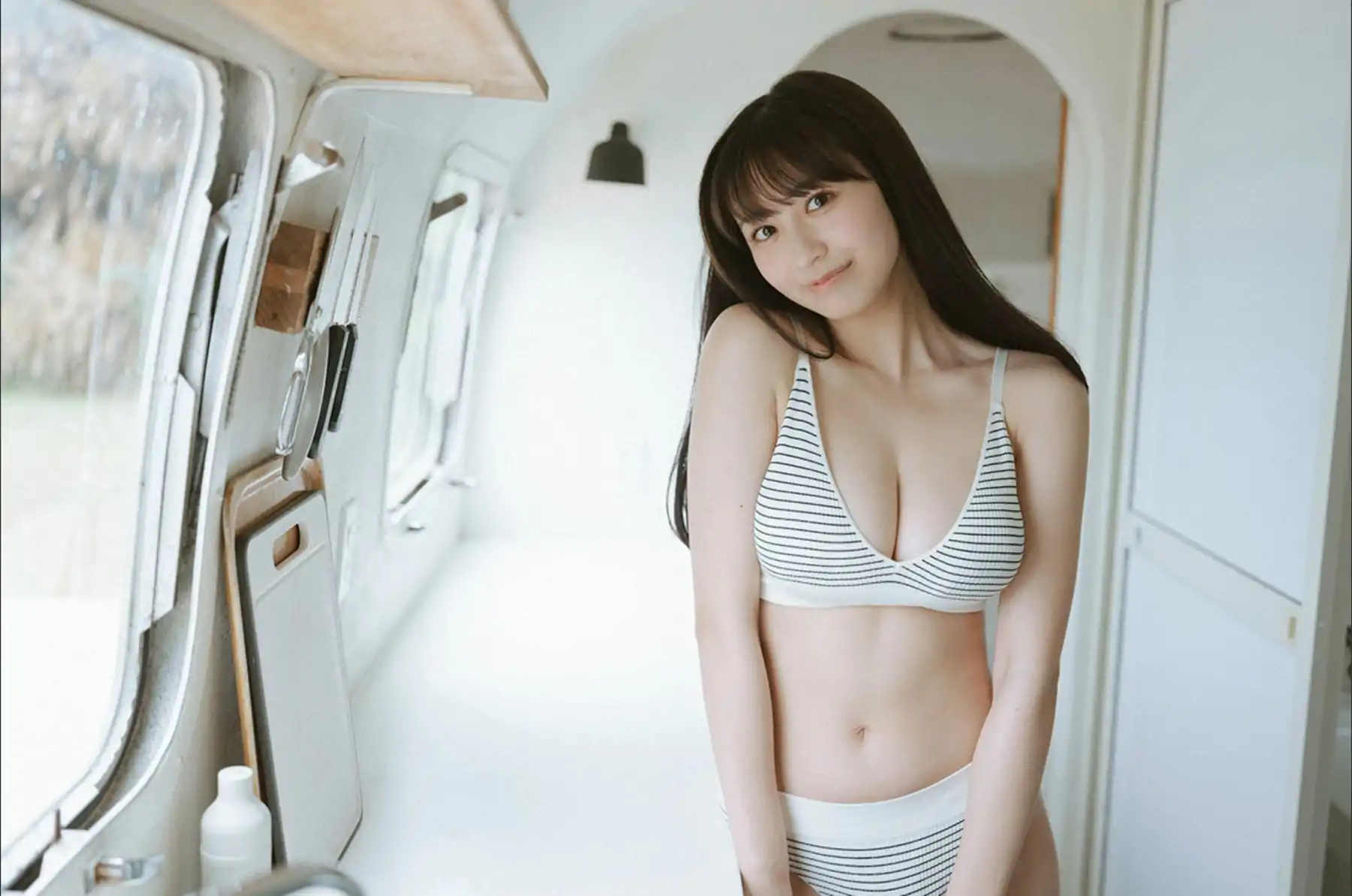 溝端葵 - その顔、好きになれって言ってる？