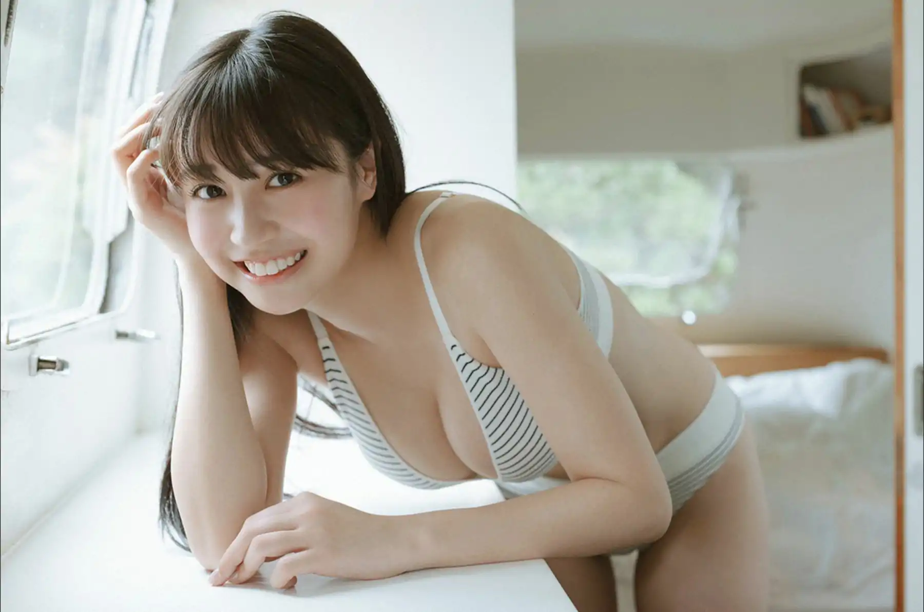 溝端葵 - その顔、好きになれって言ってる？