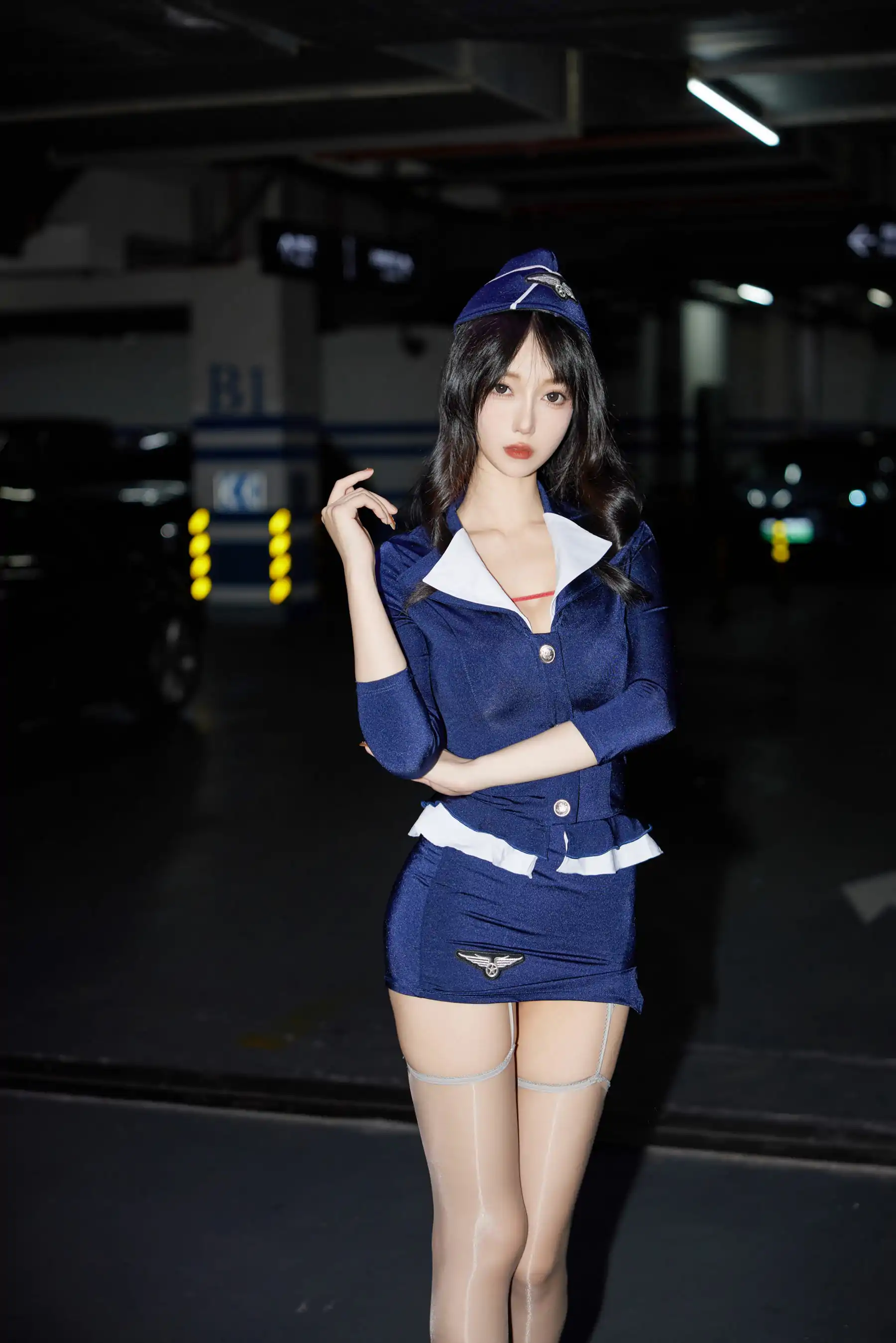 玥儿玥 - 性感制服