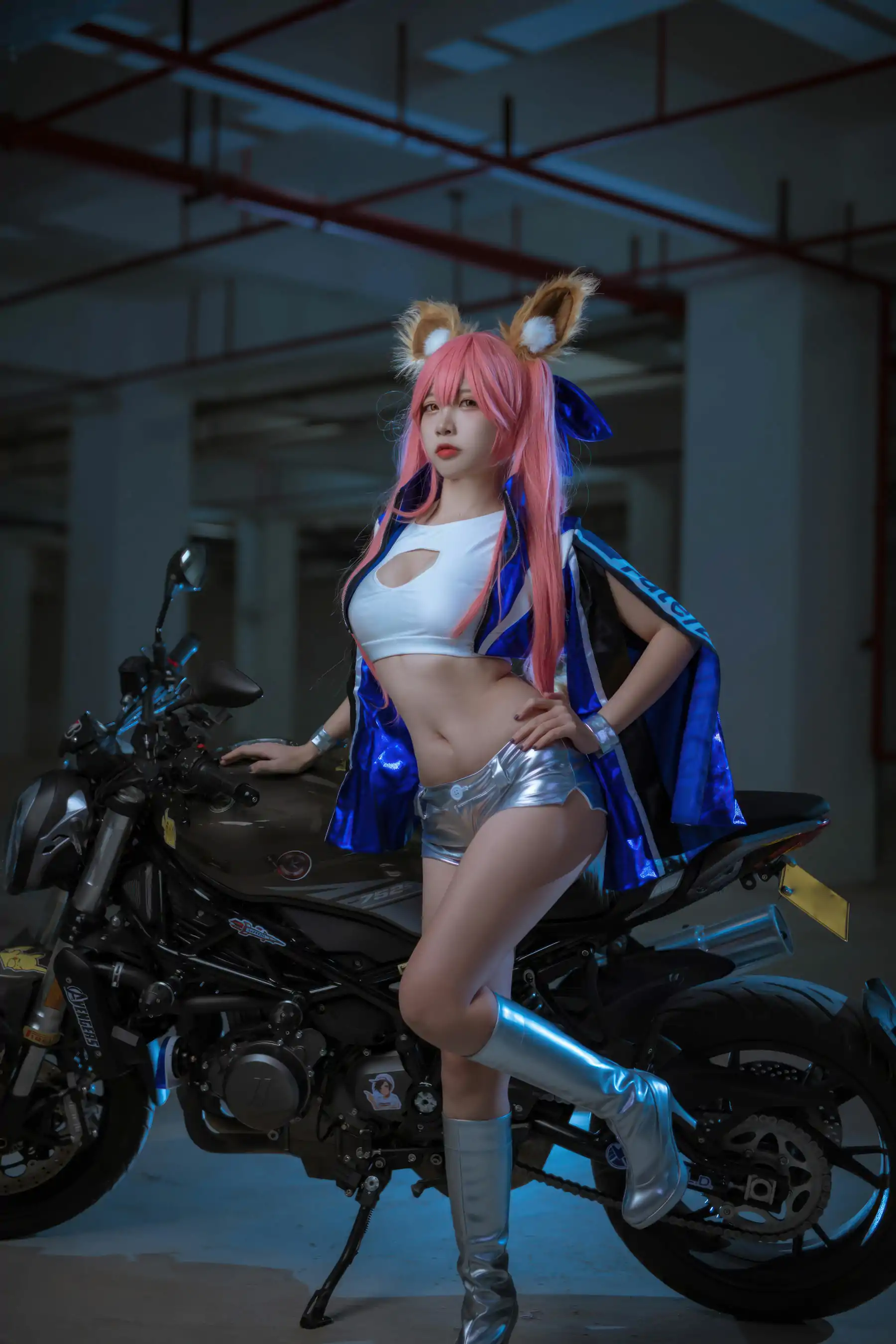 人气Coser 二佐Nisa - FGO 玉藻前赛车服