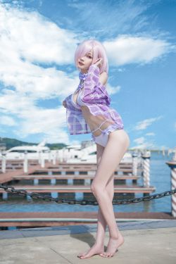 [萝莉COS] 小妖精你的负卿 – 玛修泳装(16P)-图云谷