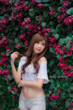 [台湾美女] 張雅筑Chu 綻放 in 忠孝敦化外拍-附唇印签名照(35P)-图云谷