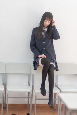 [萝莉COS] 木绵绵OwO – 西式JK(47P)-图云谷