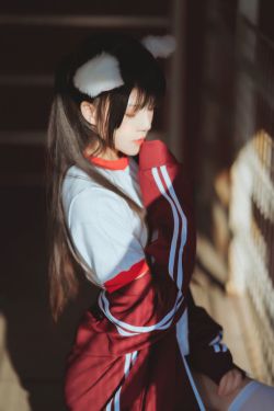 [萝莉COS] 桜桃喵 – 红色体操服(44P)-图云谷