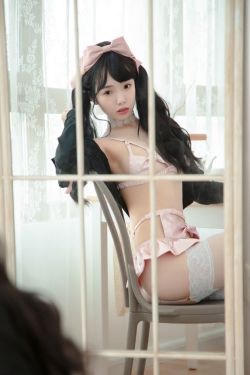 [萝莉COS] 雯妹 – 情人节特辑(31P)-图云谷