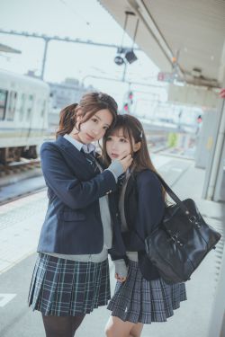 [萝莉COS] 黑川 – JK百合(20P)-图云谷