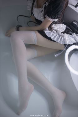 Cos小姐姐雪琪 白丝女仆水下版(22P)-图云谷
