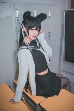 动漫博主铁板烧鬼舞w 爱宕jk(12P)-图云谷