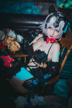 COS福利rioko凉凉子 黑色贞德(16P)-图云谷