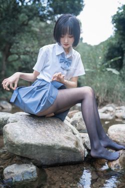 萌系小姐姐木绵绵OwO 水色溪边制服(51P)-图云谷