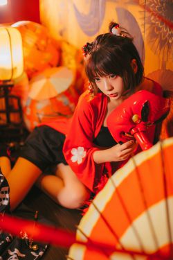 疯猫ss 红色羽衣(15P)-图云谷