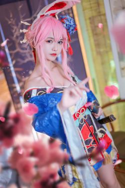 [COS福利] 超人气Coser鳗鱼霏儿 – 八重樱花魁(12P)-图云谷
