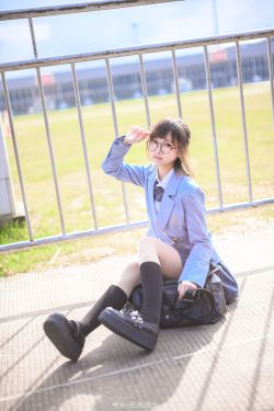 [COS福利] 动漫博主名濑弥七 – 夏日(9P)-图云谷