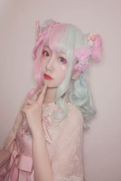 [COS福利] 动漫博主弦音sic – lolita草莓薄荷冰淇淋(7P)-图云谷