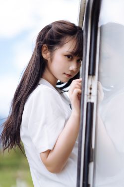 [COS福利] 微博福利姬镜酱 – 静夏之JK少女(33P)-图云谷