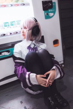 [COS福利] 微博妹子三度_69 – 电光超人古立特(9P)-图云谷