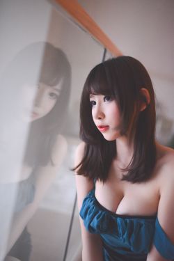 [COS福利] 斗鱼主播w黑米粥w – 圣诞(30P)-图云谷