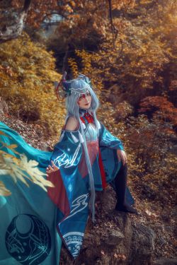 [Cosplay写真] 动漫博主弦音sic – 洛天依 上古神話(9P)-图云谷