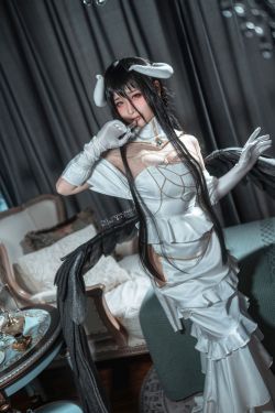 [Cosplay写真] 动漫博主蠢沫沫 – 雅儿贝德(40P)-图云谷