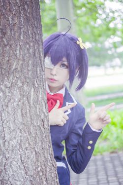 [Cosplay写真] 萌妹白易子教主 – 中二病也要谈恋爱(10P)-图云谷