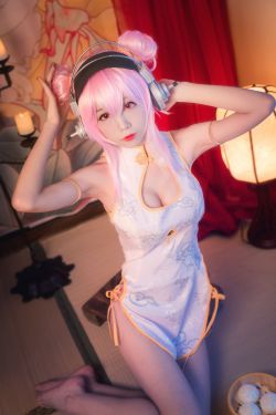 [Cosplay写真] 动漫博主水淼aqua – 索尼子 旗袍(9P)-图云谷