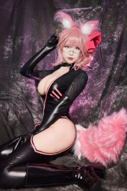 [Cosplay写真] Coser萱-KaYa – 玉藻前 皮衣Ver(15P)-图云谷