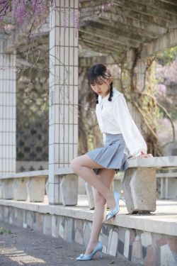 [奈丝] NO.049 小橙子 清纯呆萌的学妹(56P)-图云谷