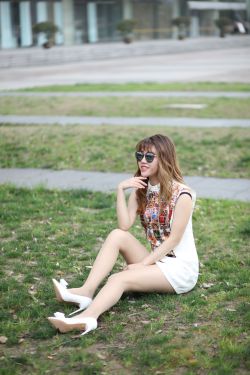 [奈丝] NO.058 高高 坐好了，大白腿！(34P)-图云谷
