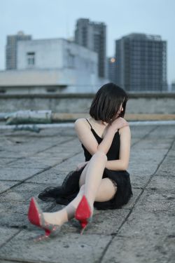 [奈丝] NO.060 喵璃 从白昼到黑夜，在天台吹吹风(39P)-图云谷