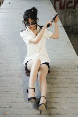 [奈丝] NO.123 小仙 怎么不好好穿鞋(35P)-图云谷