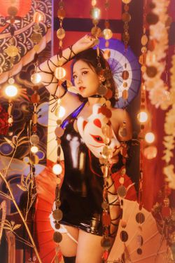 [Cosplay] 动漫博主穆零Mu0 – 黑胶(19P)-图云谷