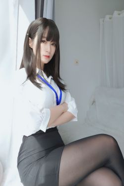 [Cosplay] Coser小姐姐白银 – 制服(119P)-图云谷