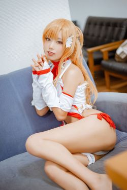 [Cosplay] 动漫博主切切celia – 亚丝娜内衣(24P)-图云谷