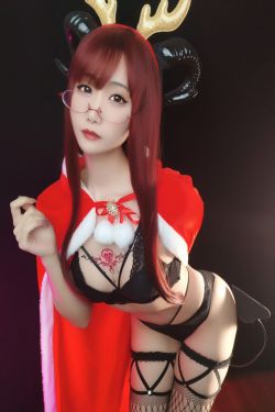 [Cosplay] 动漫博主曉美媽 – (圣诞自拍)雪夜魅魔(16P)-图云谷