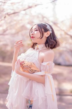 [Cosplay] 动漫博主穆零Mu0 – 花情(19P)-图云谷