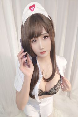 [Cosplay] 动漫博主曉美媽 – (圣诞自拍)护士人妻(12P)-图云谷