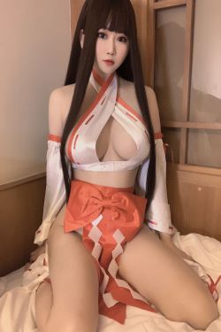 [COS福利] 蜜桃少女是依酱呀 – 女巫(41P)-图云谷