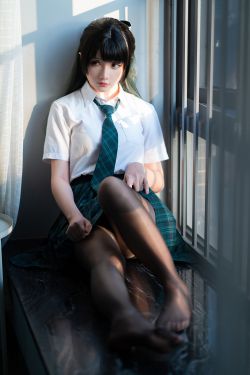 [COS福利] Coser小姐姐星之迟迟 – JK-绿(100P)-图云谷