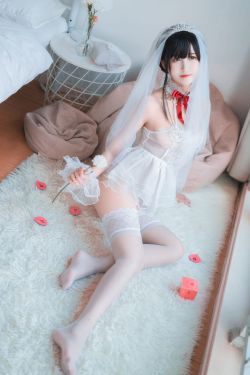 [COS福利] 微博妹子三度_69 – 婚纱孔雀翎(24P)-图云谷