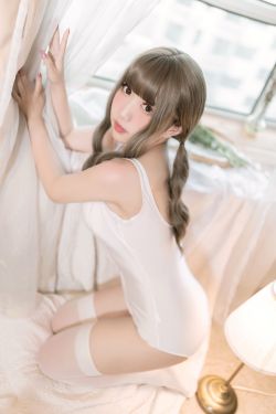 [COS福利] 动漫博主貓田聖奈奈 – 白色死库水(9P)-图云谷
