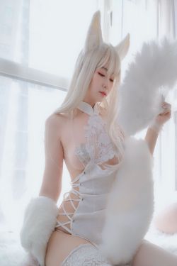 [COS福利] Coser小姐姐白银 – 白兔(101P)-图云谷
