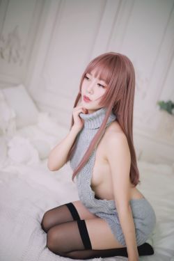 [COS福利] 抖娘-利世 – 漏背毛衣(30P)-图云谷