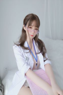 [COS福利] Coser小姐姐白银 – 私人医生(159P)-图云谷