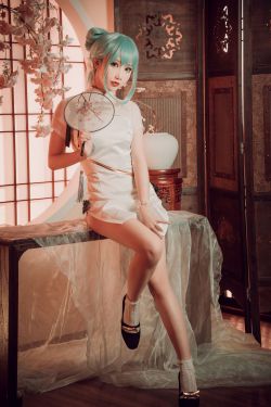 [COS福利] 可爱人气Coser面饼仙儿 – 初音旗袍(28P)-图云谷