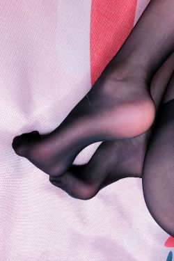 [COS福利] 萌妹子眼酱大魔王w – 包臀黑丝(15P)-图云谷
